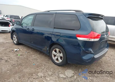 2011 Toyota Sienna Le V6 z USA, uszkodzony, nr VIN 5TDKK3DC4BS066348